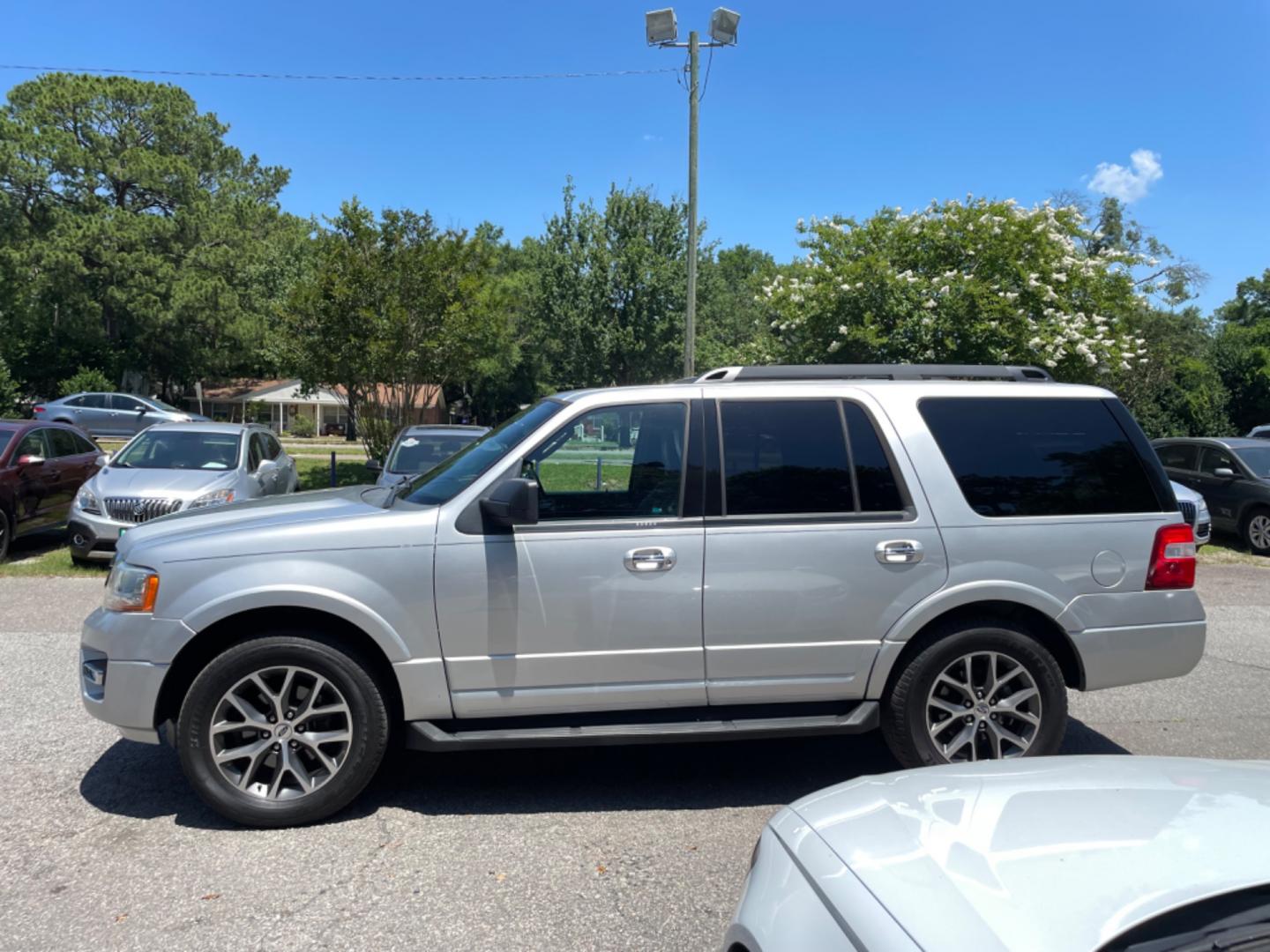 2016 SILVER FORD EXPEDITION XLT (1FMJU1HT5GE) with an 3.5L engine, Automatic transmission, located at 5103 Dorchester Rd., Charleston, SC, 29418-5607, (843) 767-1122, 36.245171, -115.228050 - Leather, Sunroof, CD/AUX/Sat/Bluetooth, Backup Camera, Power Everything (windows, locks, seats, mirrors), Power Liftgate, Rear Climate Control, Easy Fold Third Row, Keyless, Running Boards, Tow Package, Alloy Wheels. 149k miles Located at New Life Auto Sales! 2023 WINNER for Post & Courier's Charle - Photo#3